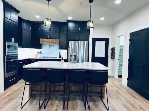 3701 S State HWY 19, Emory, TX 75440