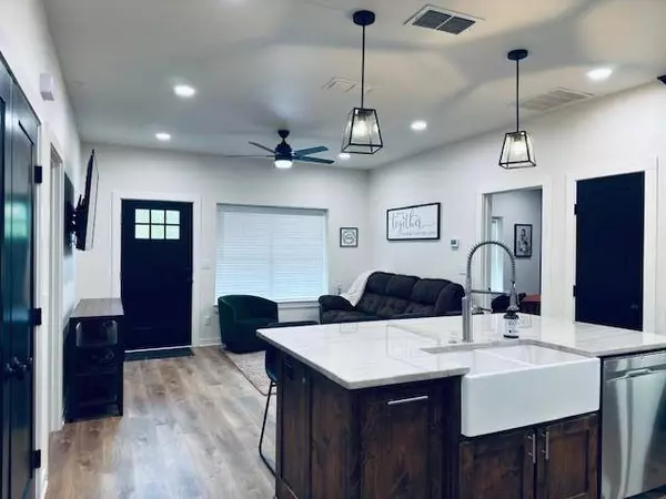 3701 S State HWY 19, Emory, TX 75440