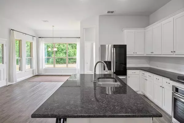 4919 Elizabeth Way, Lone Oak, TX 75453