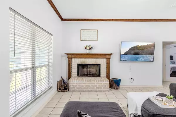 555 Rs County Road 4510, Point, TX 75472