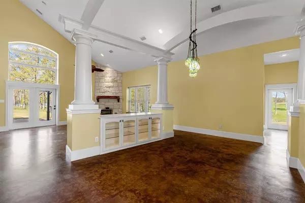 1285 County Road 1540, Alba, TX 75410