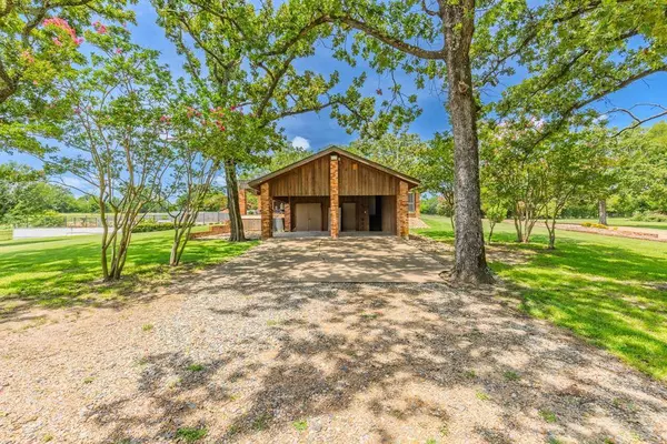 500 Rs County Road 2210, Emory, TX 75440