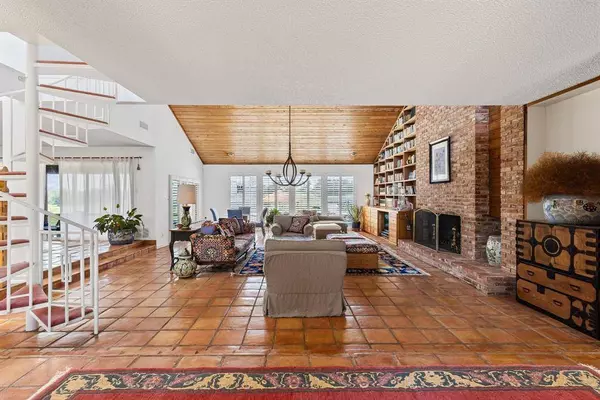 500 Rs County Road 2210, Emory, TX 75440