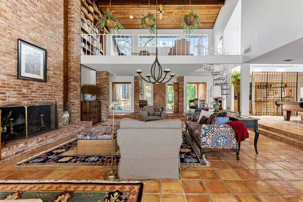 500 Rs County Road 2210, Emory, TX 75440