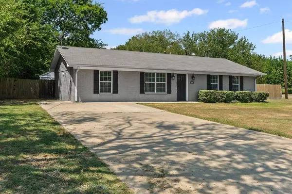 469 N 1st Street, Point, TX 75472