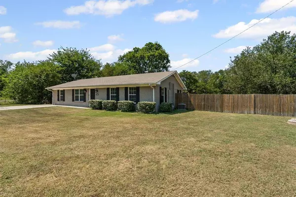 469 N 1st Street, Point, TX 75472