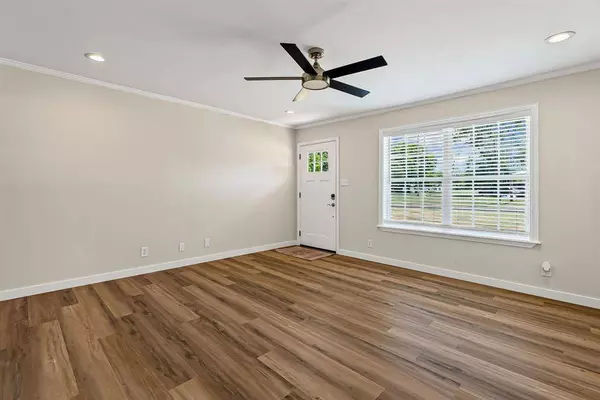 469 N 1st Street, Point, TX 75472