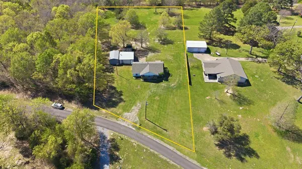 619 County Road 3350, Emory, TX 75440
