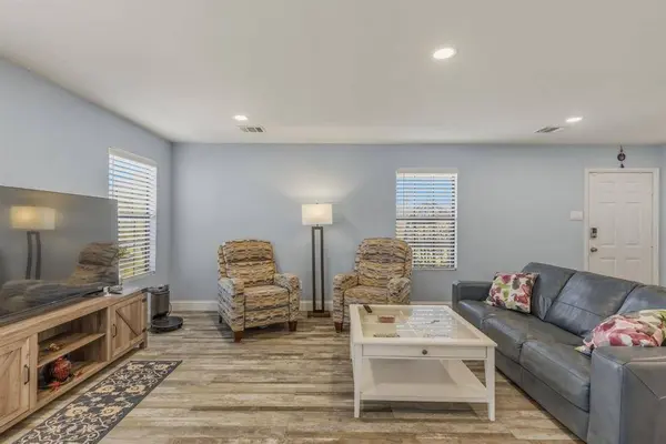 619 County Road 3350, Emory, TX 75440