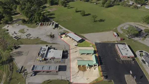 319 W Lennon Drive, Emory, TX 75440