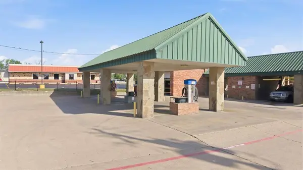 319 W Lennon Drive, Emory, TX 75440