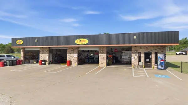 319 W Lennon Drive, Emory, TX 75440