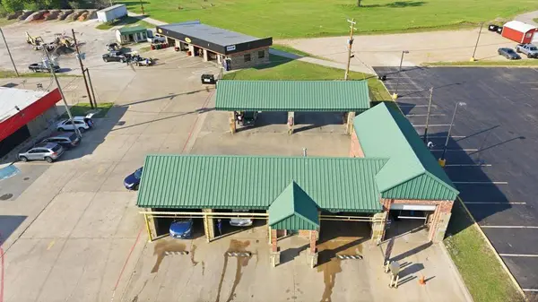 319 W Lennon Drive, Emory, TX 75440