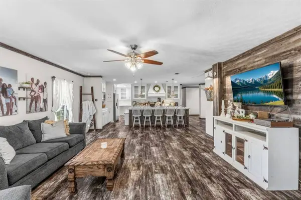 151 Hilltop Lane, Emory, TX 75440