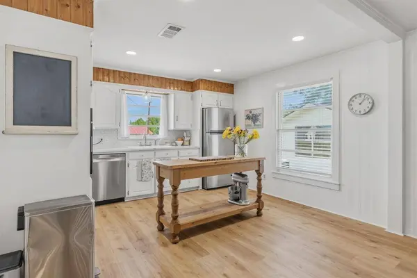 1100 Rs County Road 3150, Emory, TX 75440