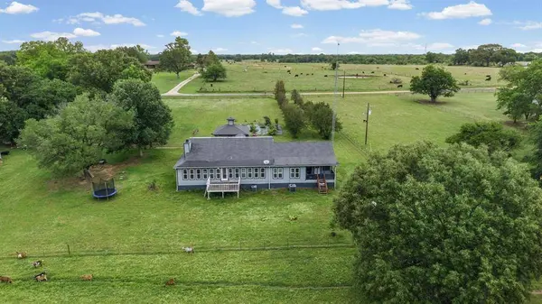 451 Vz County Road 1118, Grand Saline, TX 75140