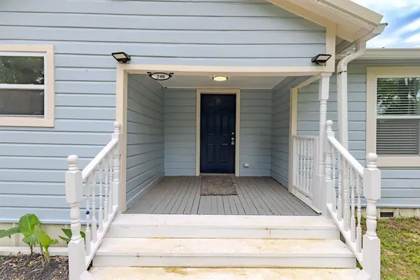 208 Lee Ivie Lane, Emory, TX 75440