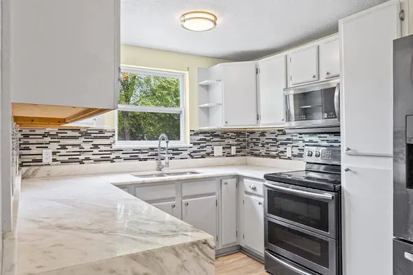 208 Lee Ivie Lane, Emory, TX 75440
