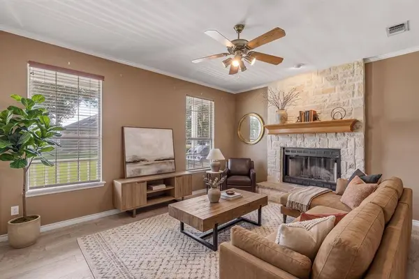 777 Rs County Road 3346, Emory, TX 75440