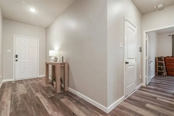 1048 Waverly Drive, Van Alstyne, TX 75495