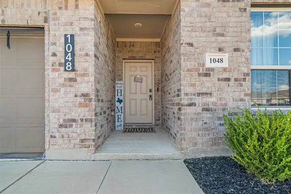 1048 Waverly Drive, Van Alstyne, TX 75495