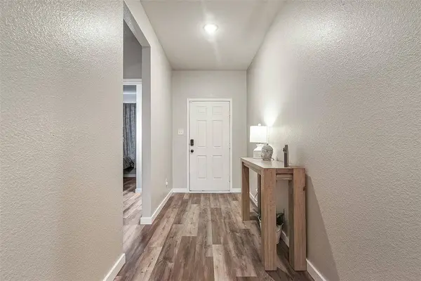 1048 Waverly Drive, Van Alstyne, TX 75495
