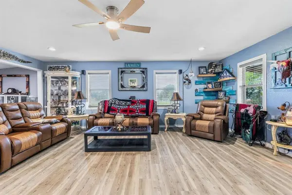 248 Rs County Road 3060, Emory, TX 75440