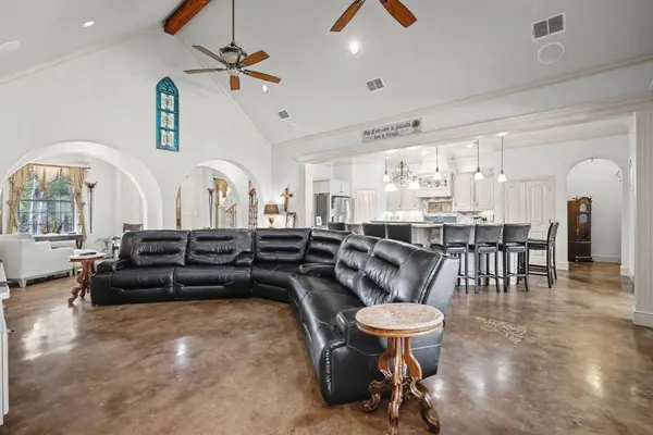 304 County Road 2311, Mineola, TX 75773