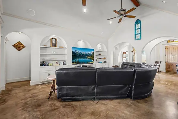304 County Road 2311, Mineola, TX 75773