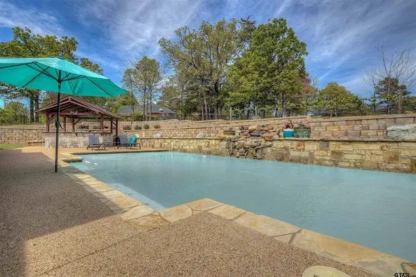 304 County Road 2311, Mineola, TX 75773