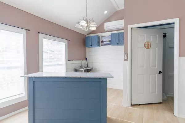 8299 MAIN ST, Ray City, GA 31645