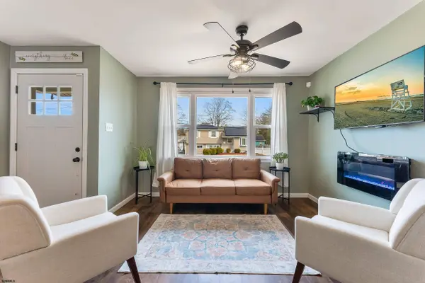 5 W Lee Ave, Absecon, NJ 08201