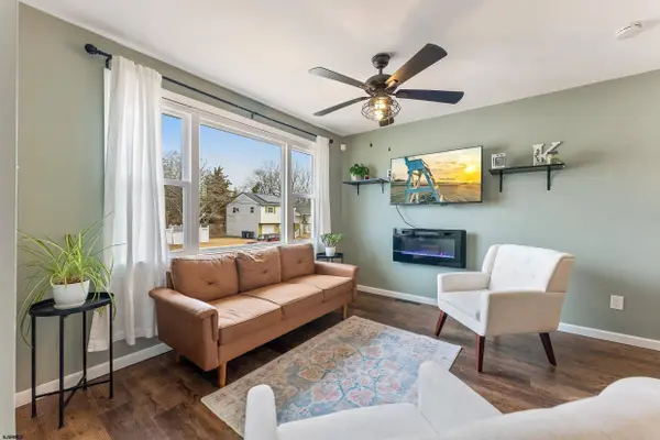 5 W Lee Ave, Absecon, NJ 08201