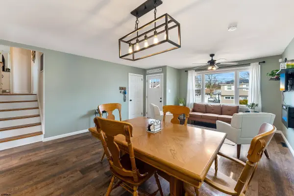 5 W Lee Ave, Absecon, NJ 08201