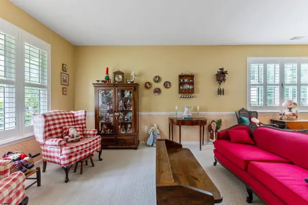 16 Pembrooke Way, Smithville, NJ 08205
