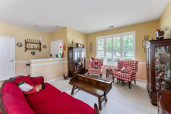 16 Pembrooke Way, Smithville, NJ 08205
