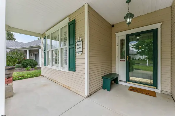 16 Pembrooke Way, Smithville, NJ 08205