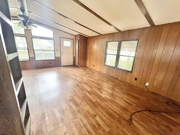7 Fawn Dr, Mullica Township, NJ 08215