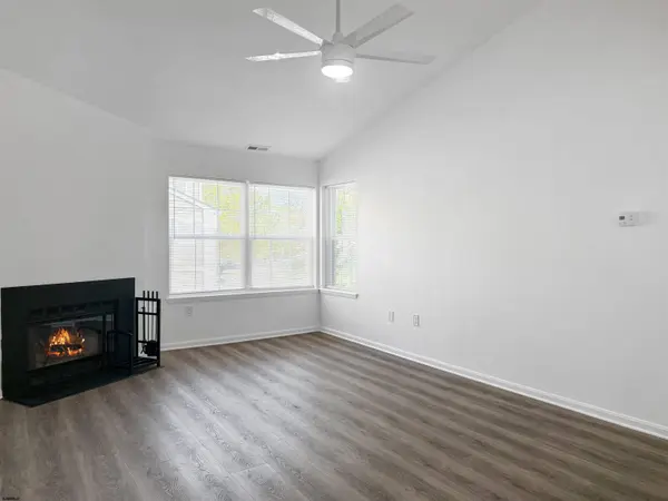 55 Driftwood #55, Smithville, NJ 08205