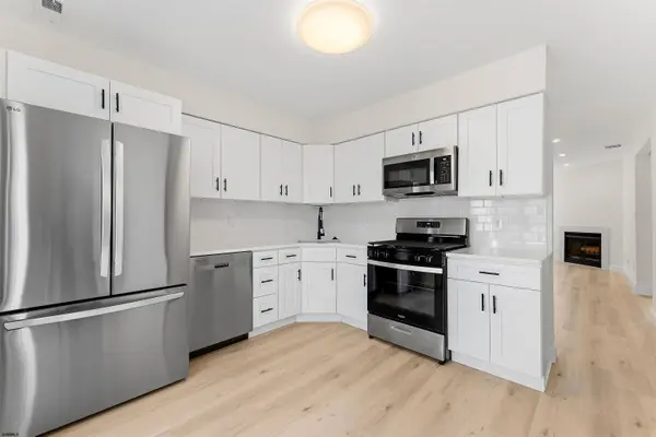 22 Oyster Bay #E, Absecon, NJ 08201