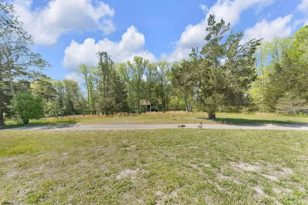 137 Jeffers Landing Road, Egg Harbor Township, NJ 08234