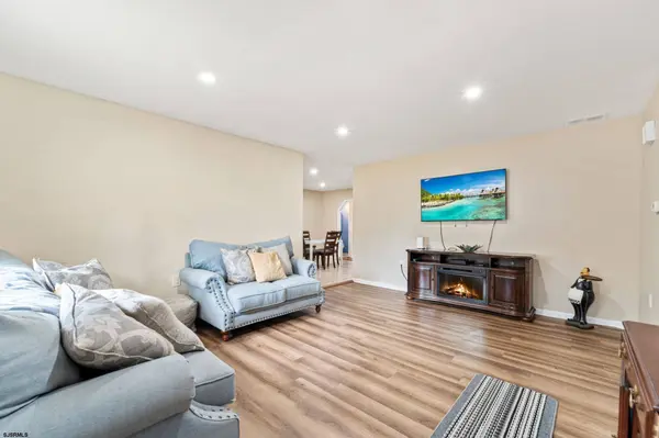 217 E Ridgewood Ave, Galloway Township, NJ 08205