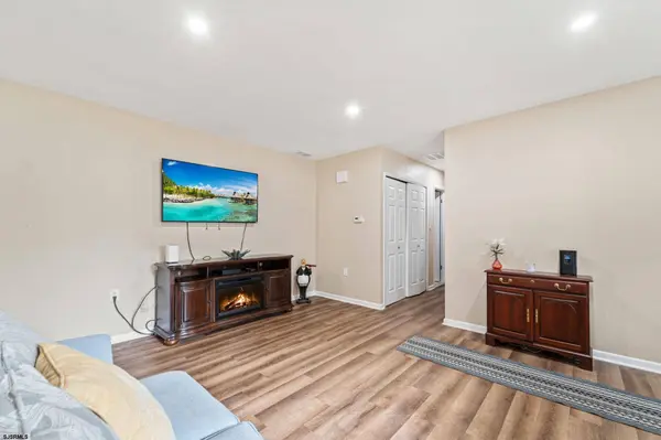 217 E Ridgewood Ave, Galloway Township, NJ 08205