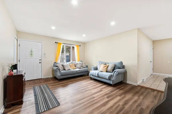 217 E Ridgewood Ave, Galloway Township, NJ 08205