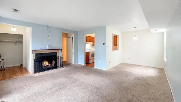 10 Waterview #10, Smithville, NJ 08205
