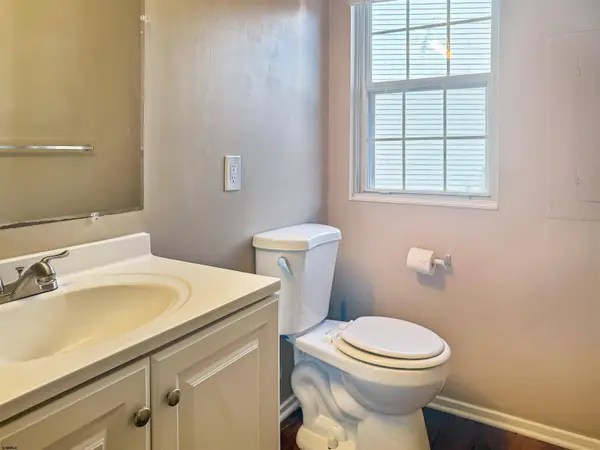 250 Meadowridge Road, Galloway Township, NJ 08205