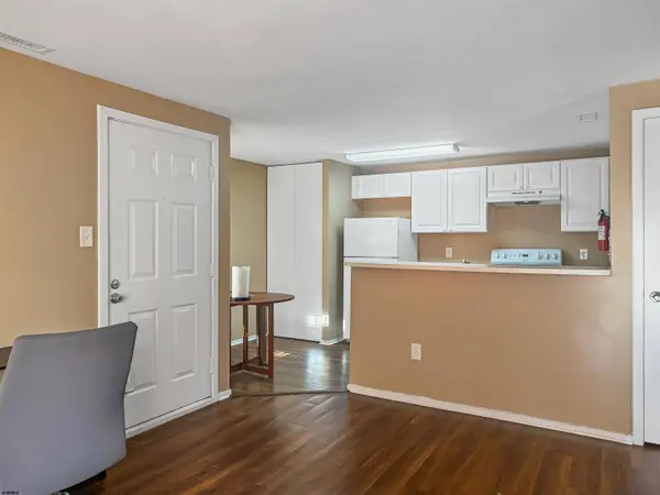 250 Meadow Ridge #250, Smithville, NJ 08205