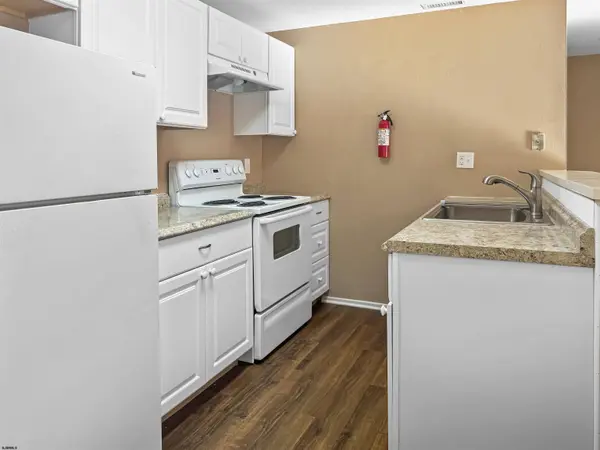 250 Meadow Ridge #250, Smithville, NJ 08205
