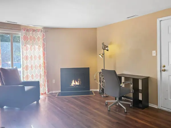 250 Meadow Ridge #250, Smithville, NJ 08205
