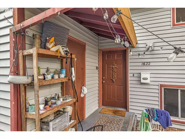 1622 SE CLATSOP ST, Portland, OR 97202